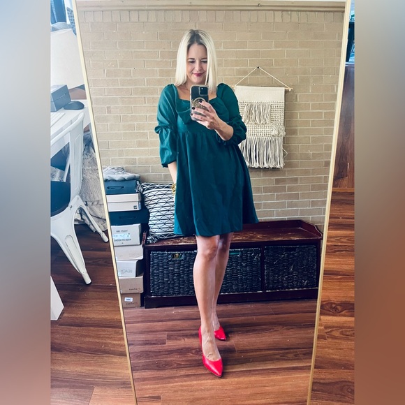 Elegant Green Mini Dress - Picture 1 of 5